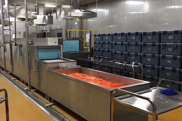 德國企業采購300個滾塑食品保溫箱